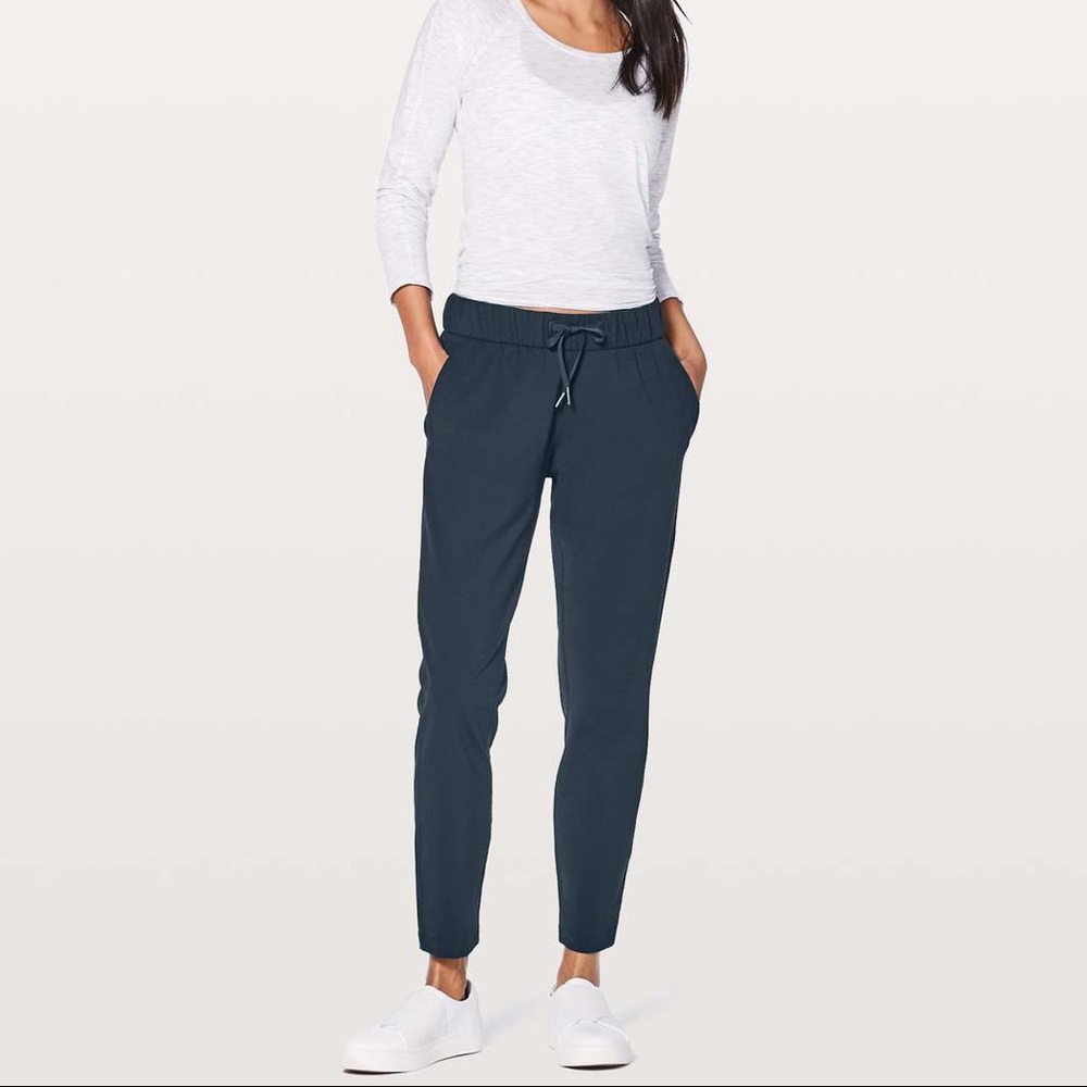 Lululemon On The Fly pant 28” Nocturnal Teal